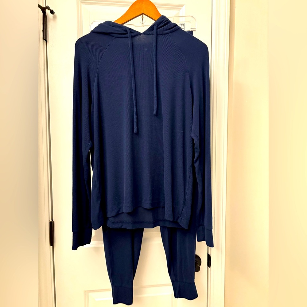 Cozy Earth rib knit hoodie and jogger set - navy. Excellent condition